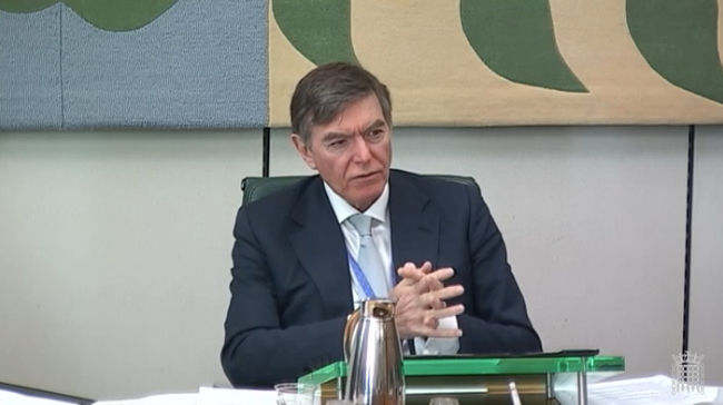 Philip Dunne MP chairs a meeting of the Environmental Audit Committee